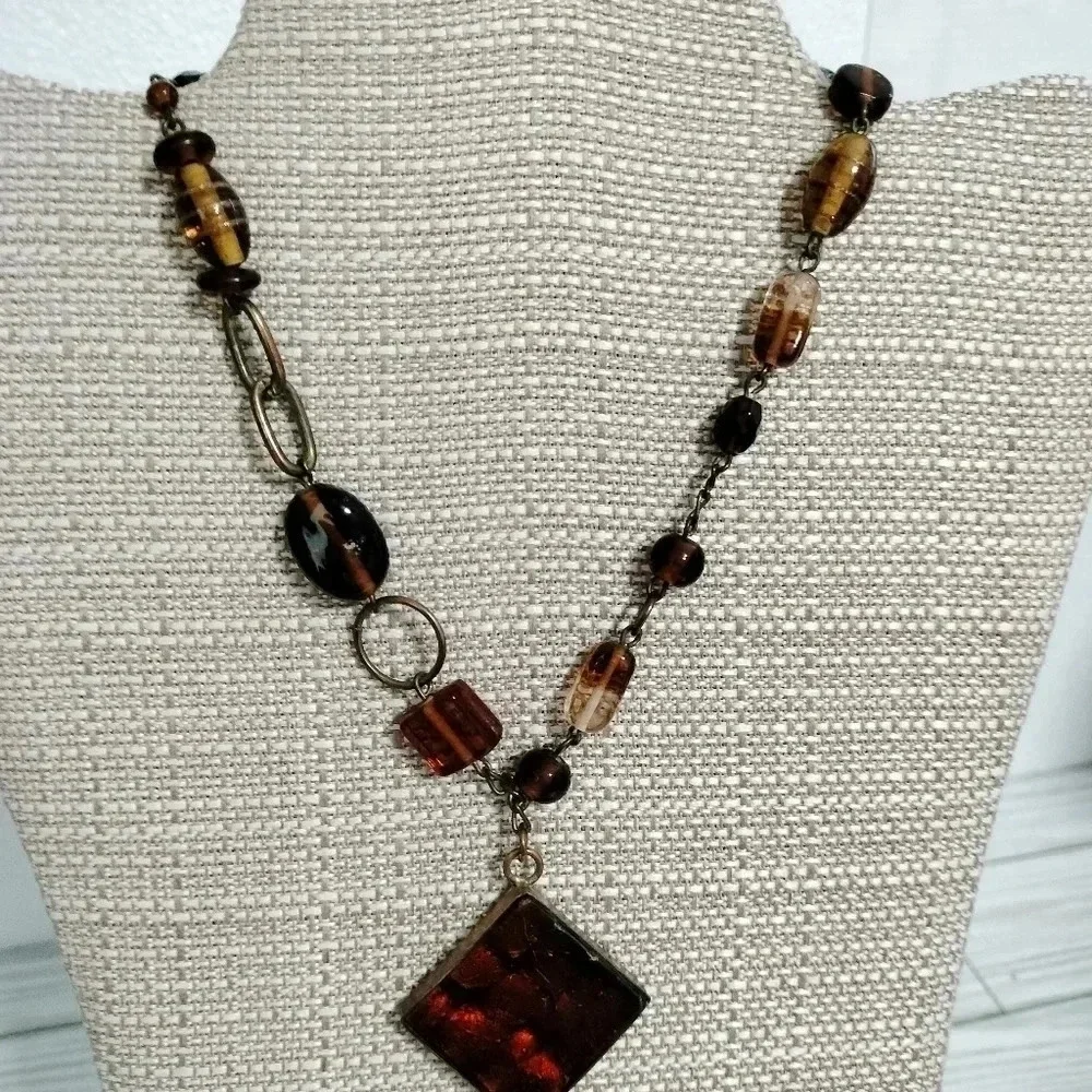 ICING Gold Tone Necklace Womens Fashion Jewelry Signed Amber Glass Beads 16